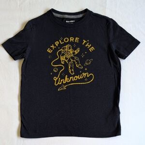 old navy astronaut space graphic short sleeve t-shirt size S 6/7 unisex